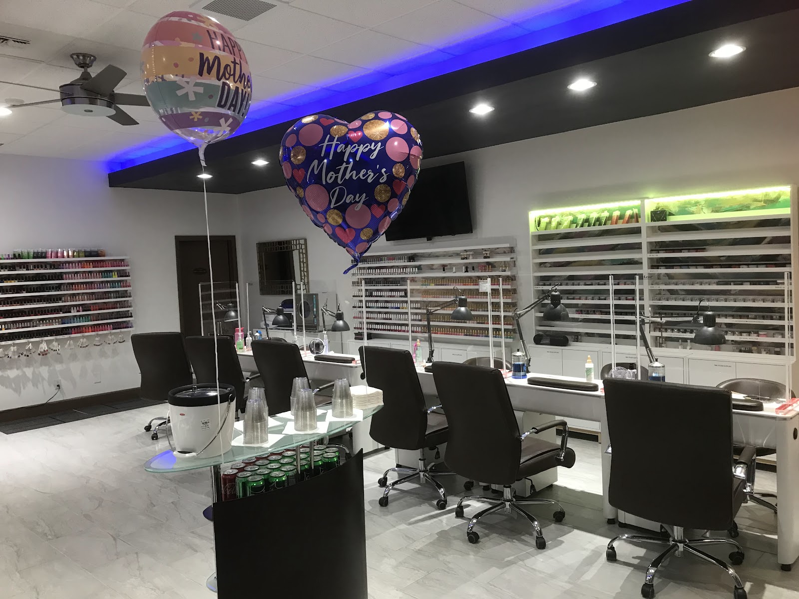 NAILS talk & SPA nail work in Littleton, Colorado